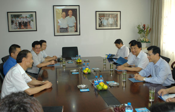 江苏银行董事长黄志伟来cq9电子官网入口考察