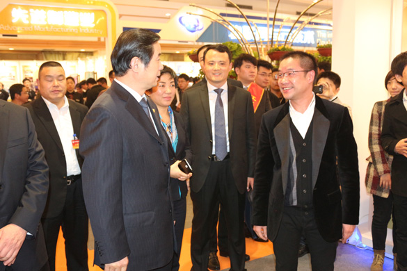 江苏省青商会科技立异效果展上 史清静副省长驻足旅行cq9电子官网入口集团三代核电AP1000壳内电缆