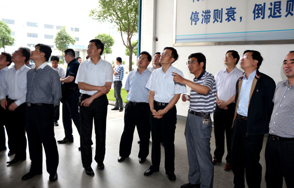 龙口市政府代表团一行来cq9电子官网入口集团考察