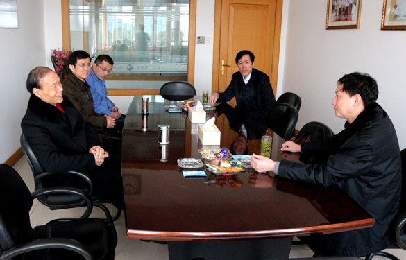 溧阳市地税局局长鞠嘹亮一行来cq9电子官网入口集团走访