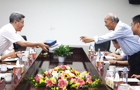 常州市委常委、常务副市长梁一波一行来cq9电子官网入口电缆调研